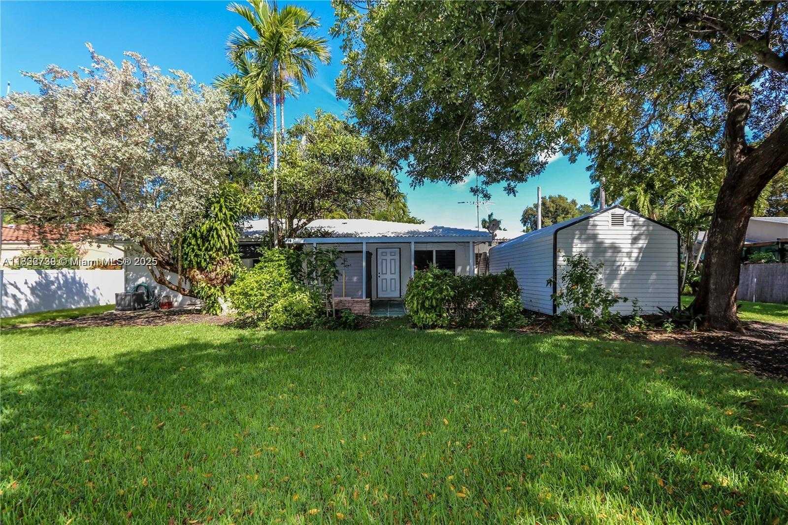 Small Image of 1338 JACKSON ST, Hollywood Number 4