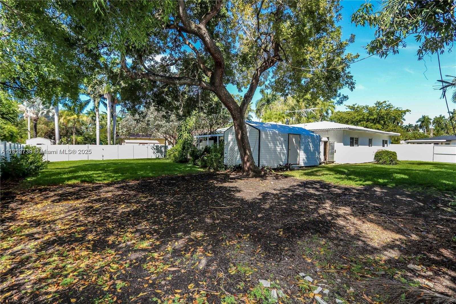 Small Image of 1338 JACKSON ST, Hollywood Number 5