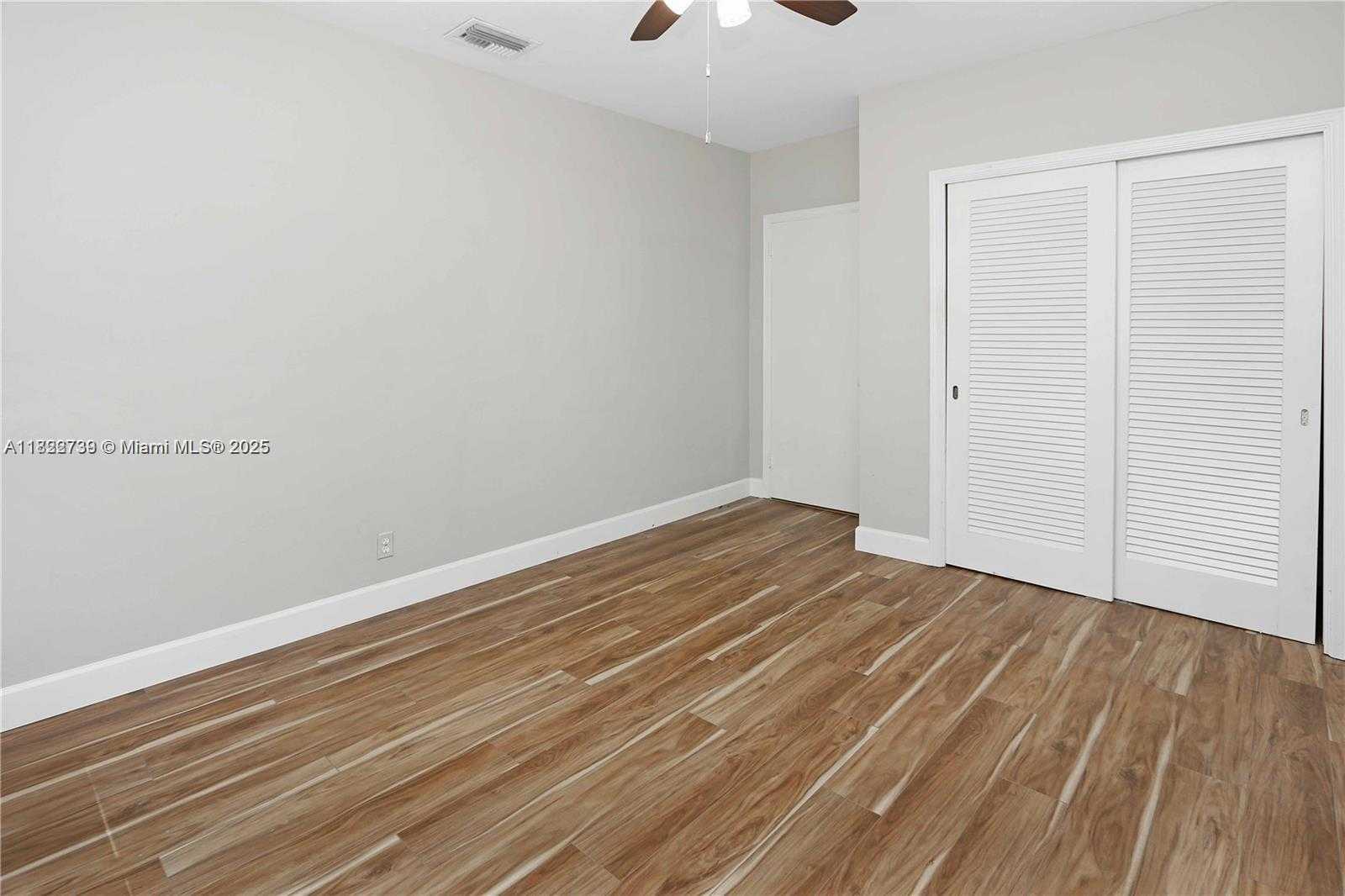 Small Image of 1338 JACKSON ST, Hollywood Number 6