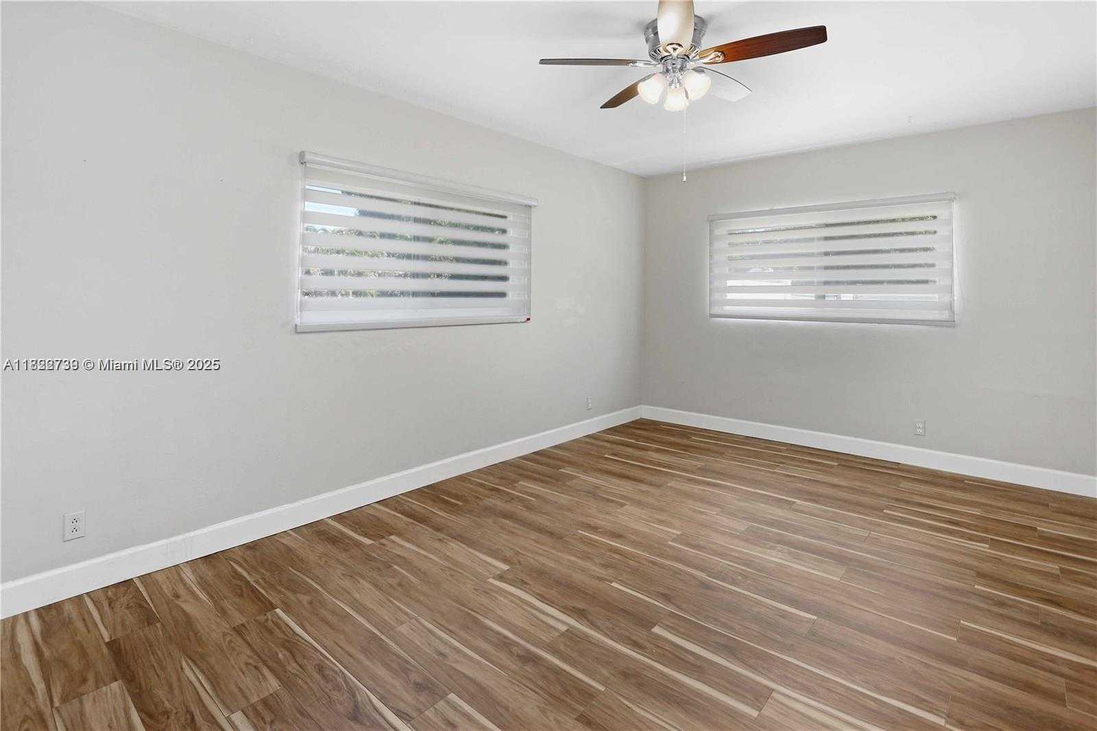 Small Image of 1338 JACKSON ST, Hollywood Number 8