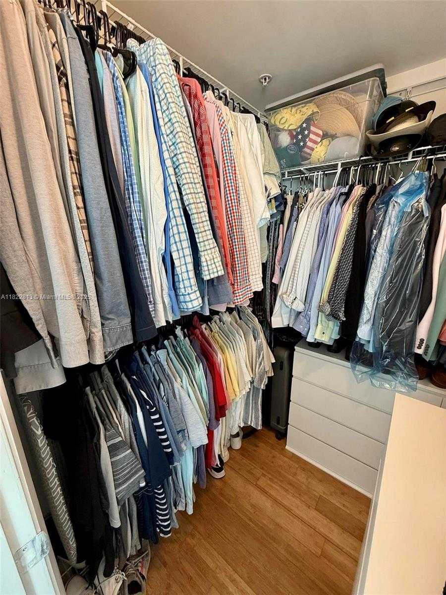 Small Image of 90 SOUTH WEST 3RD ST #2711, Miami Number 20