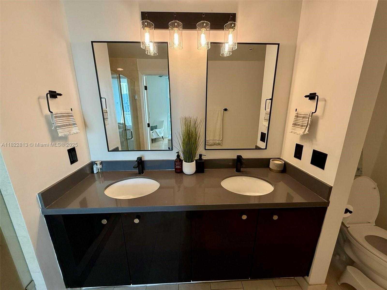 Small Image of 90 SOUTH WEST 3RD ST #2711, Miami Number 21
