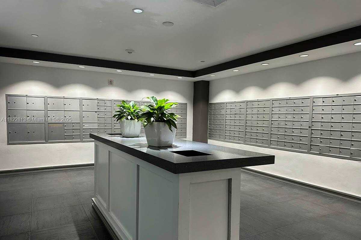 Small Image of 90 SOUTH WEST 3RD ST #2711, Miami Number 28