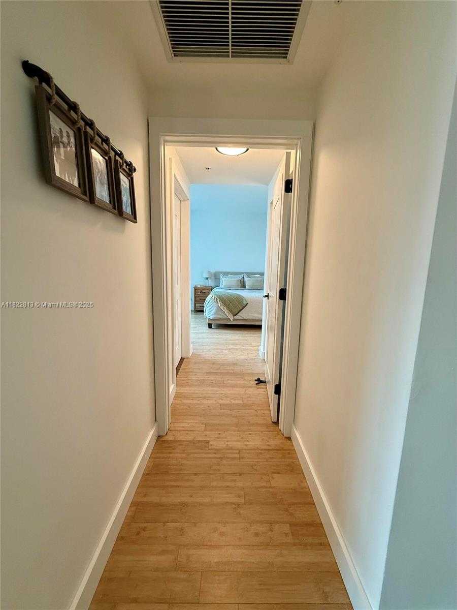 Small Image of 90 SOUTH WEST 3RD ST #2711, Miami Number 7