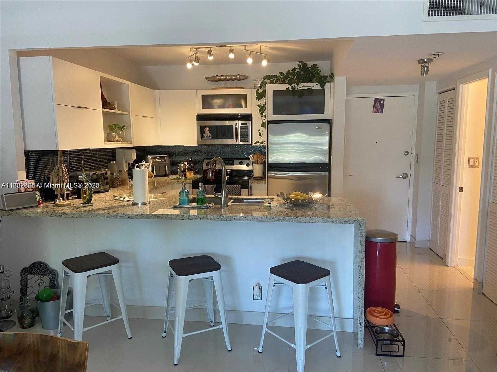 Small Image of 1455 NORTH TREASURE DR #2O, North Bay Village Number 10