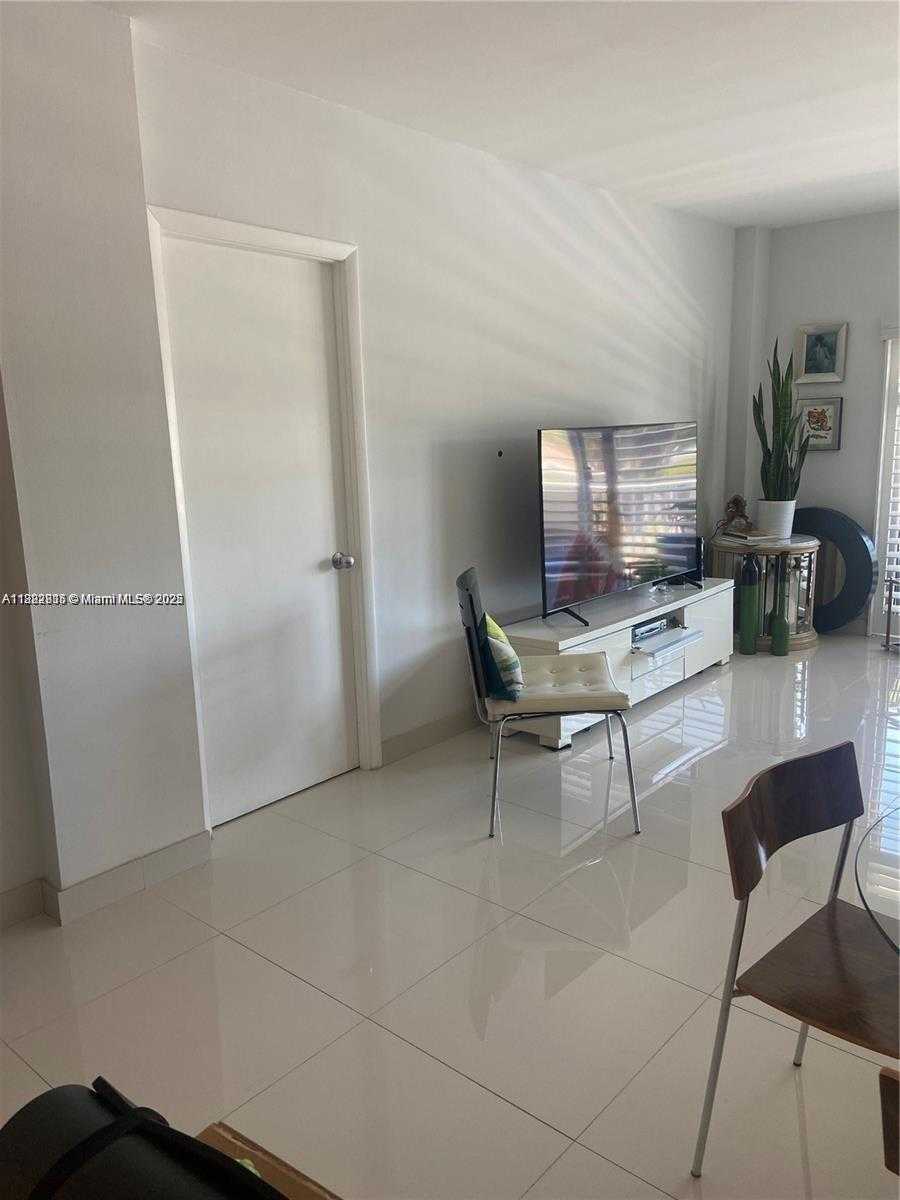Small Image of 1455 NORTH TREASURE DR #2O, North Bay Village Number 21
