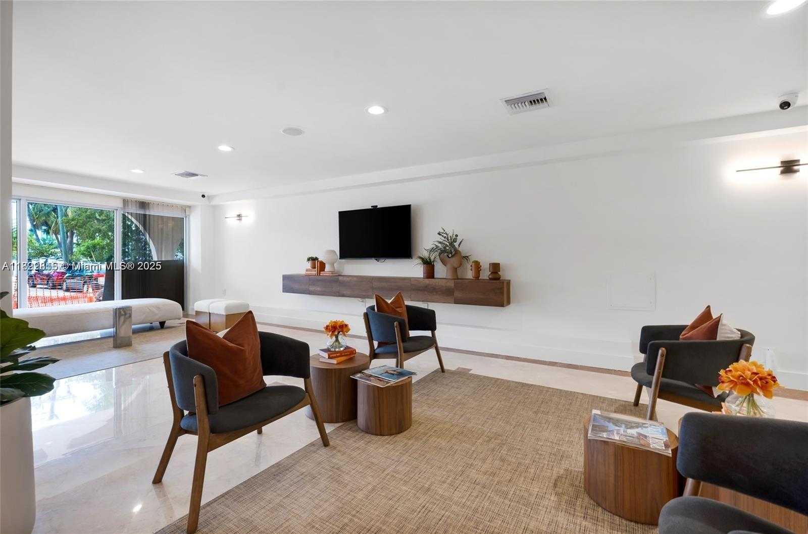 Small Image of 1455 NORTH TREASURE DR #2O, North Bay Village Number 4