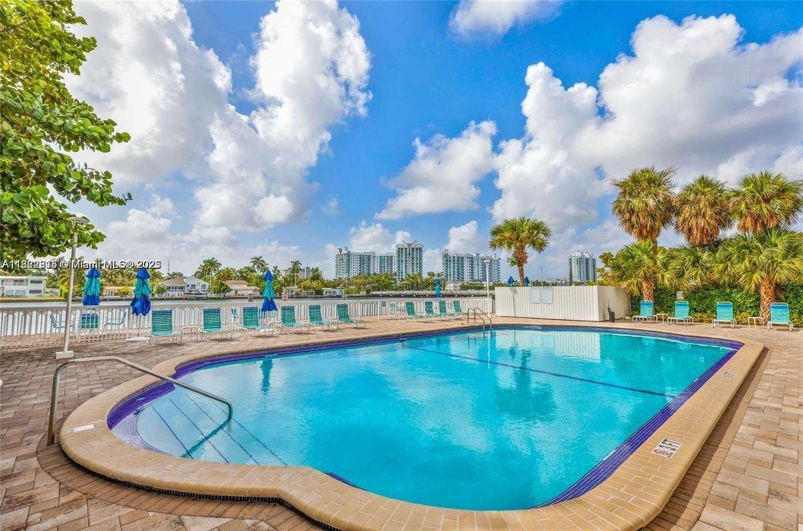 Small Image of 1455 NORTH TREASURE DR #2O, North Bay Village Number 8