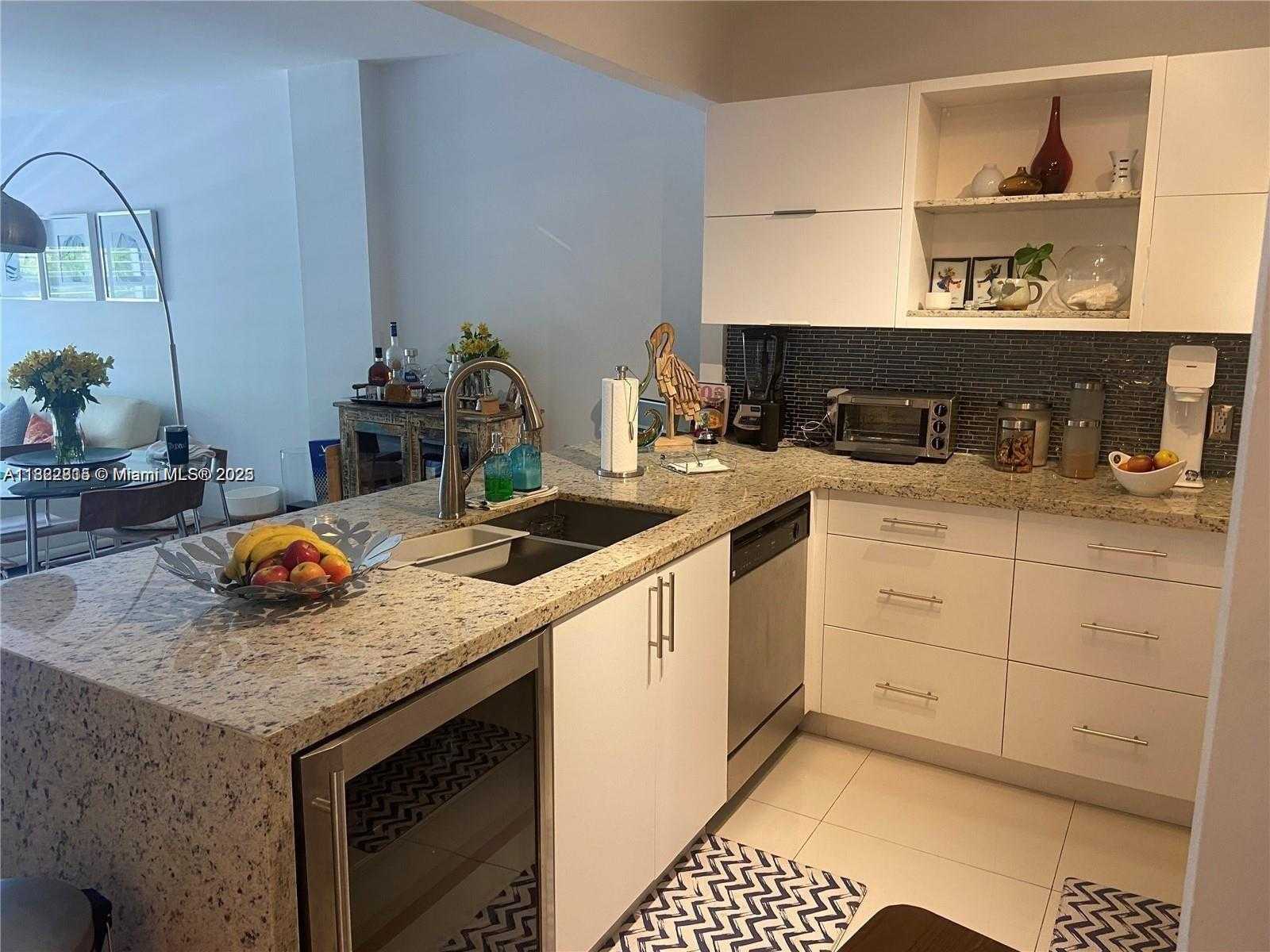 Small Image of 1455 NORTH TREASURE DR #2O, North Bay Village Number 9