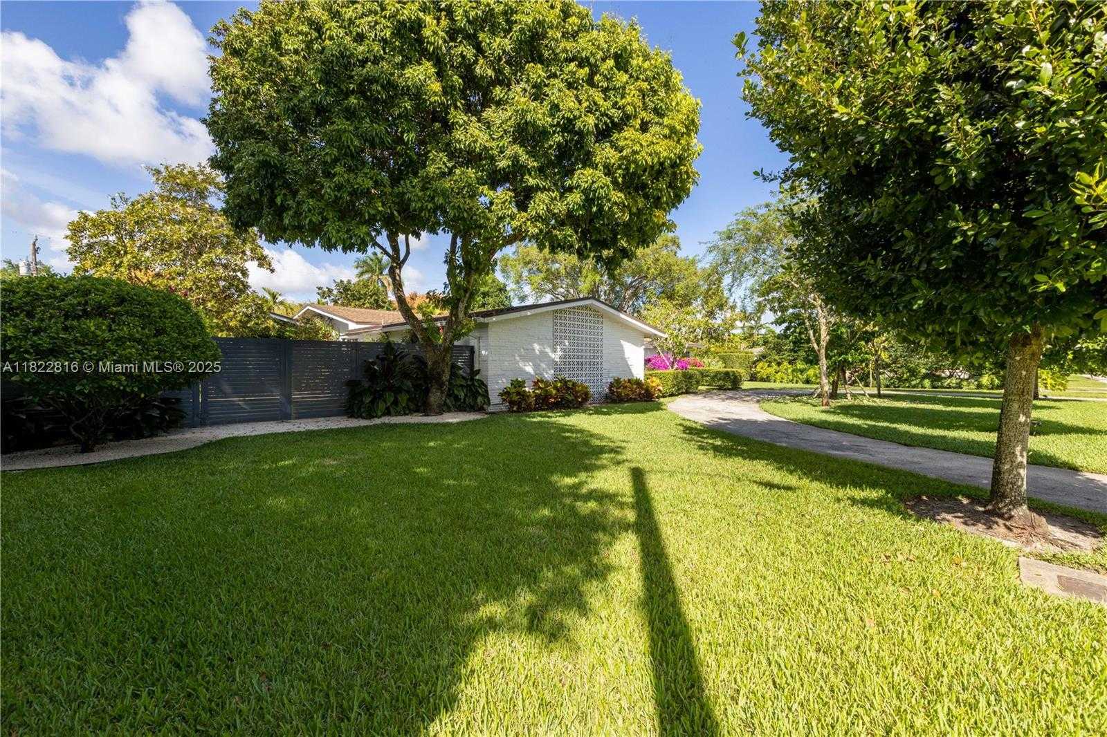 Small Image of 7451 SOUTH WEST 133RD ST, Pinecrest Number 3