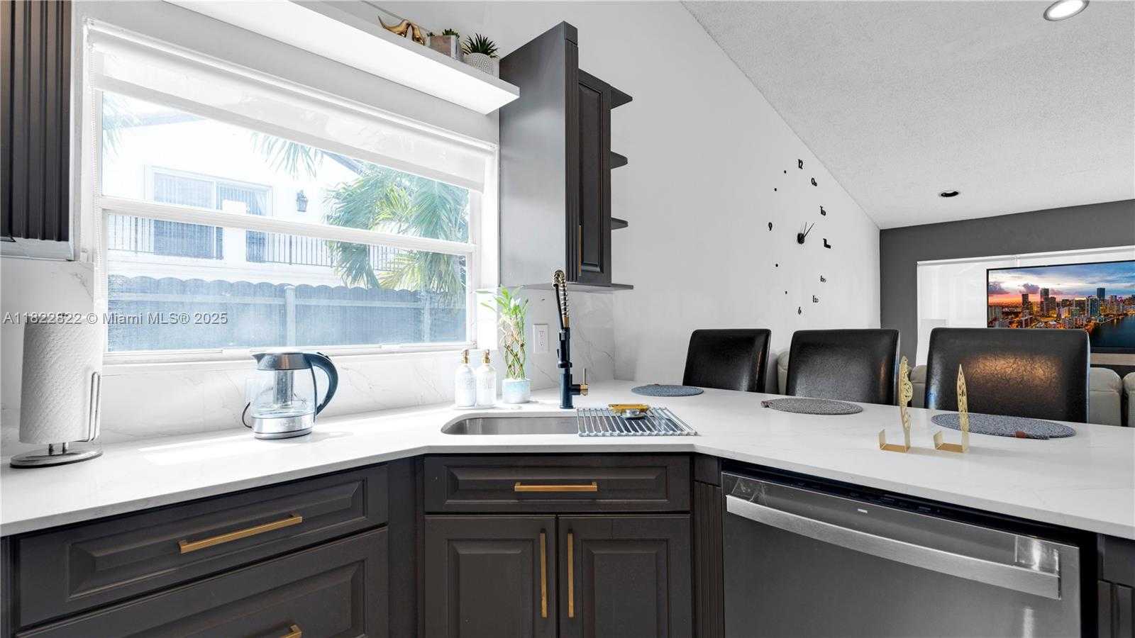 Small Image of 8356 SOUTH WEST 158TH AVE, Miami Number 16