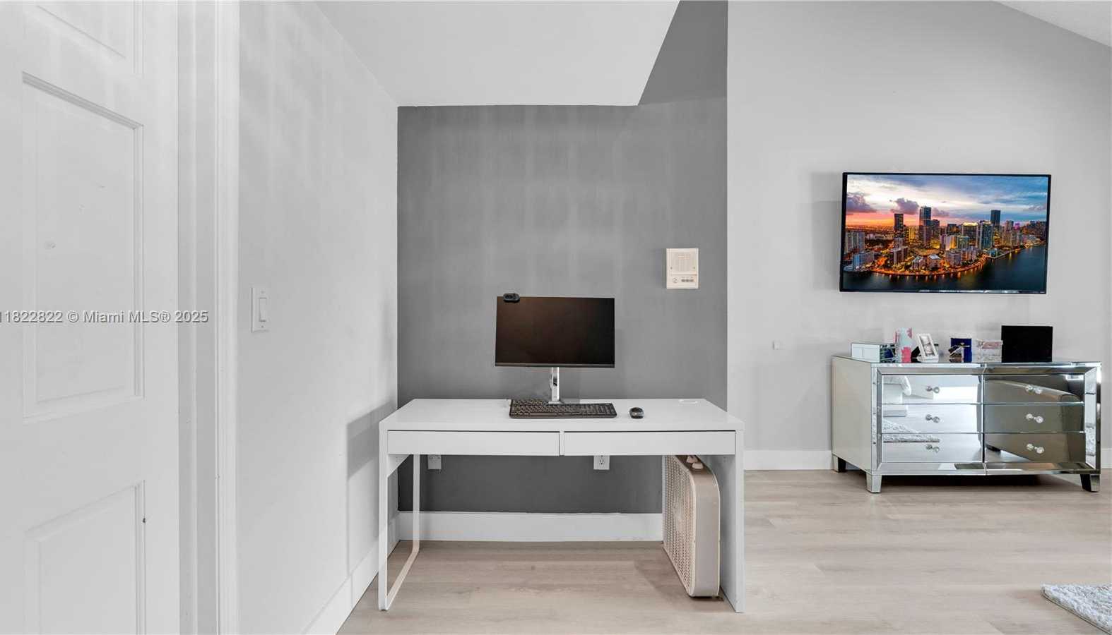 Small Image of 8356 SOUTH WEST 158TH AVE, Miami Number 27