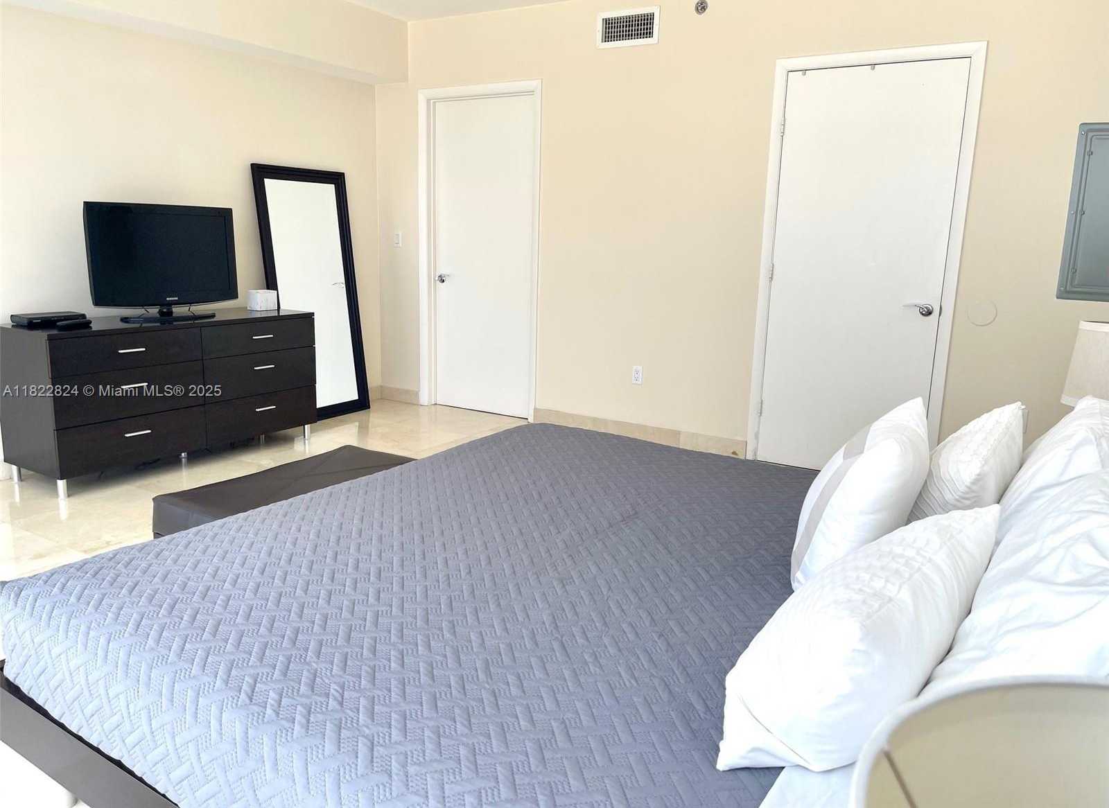 Small Image of 1830 SOUTH OCEAN DR #3407, Hallandale Beach Number 22