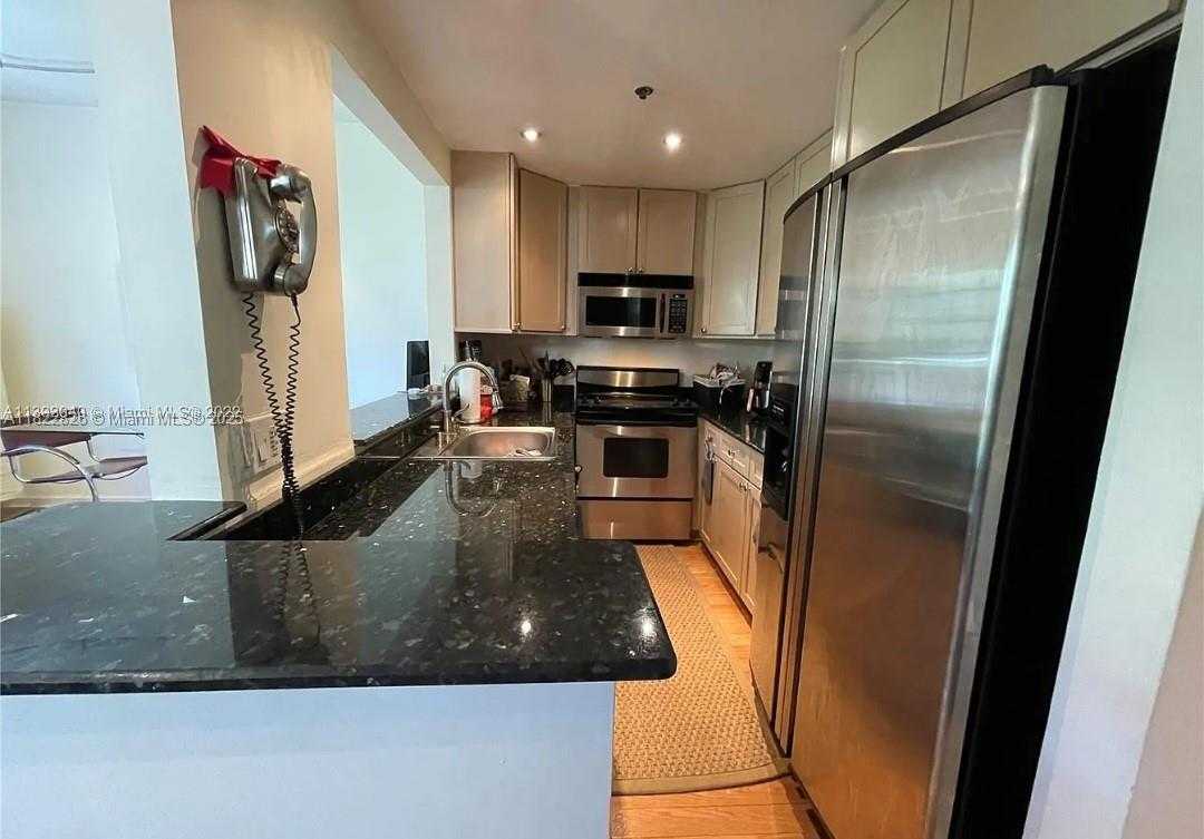 Small Image of 1614 PENNSYLVANIA AVE #1A, Miami Beach Number 4