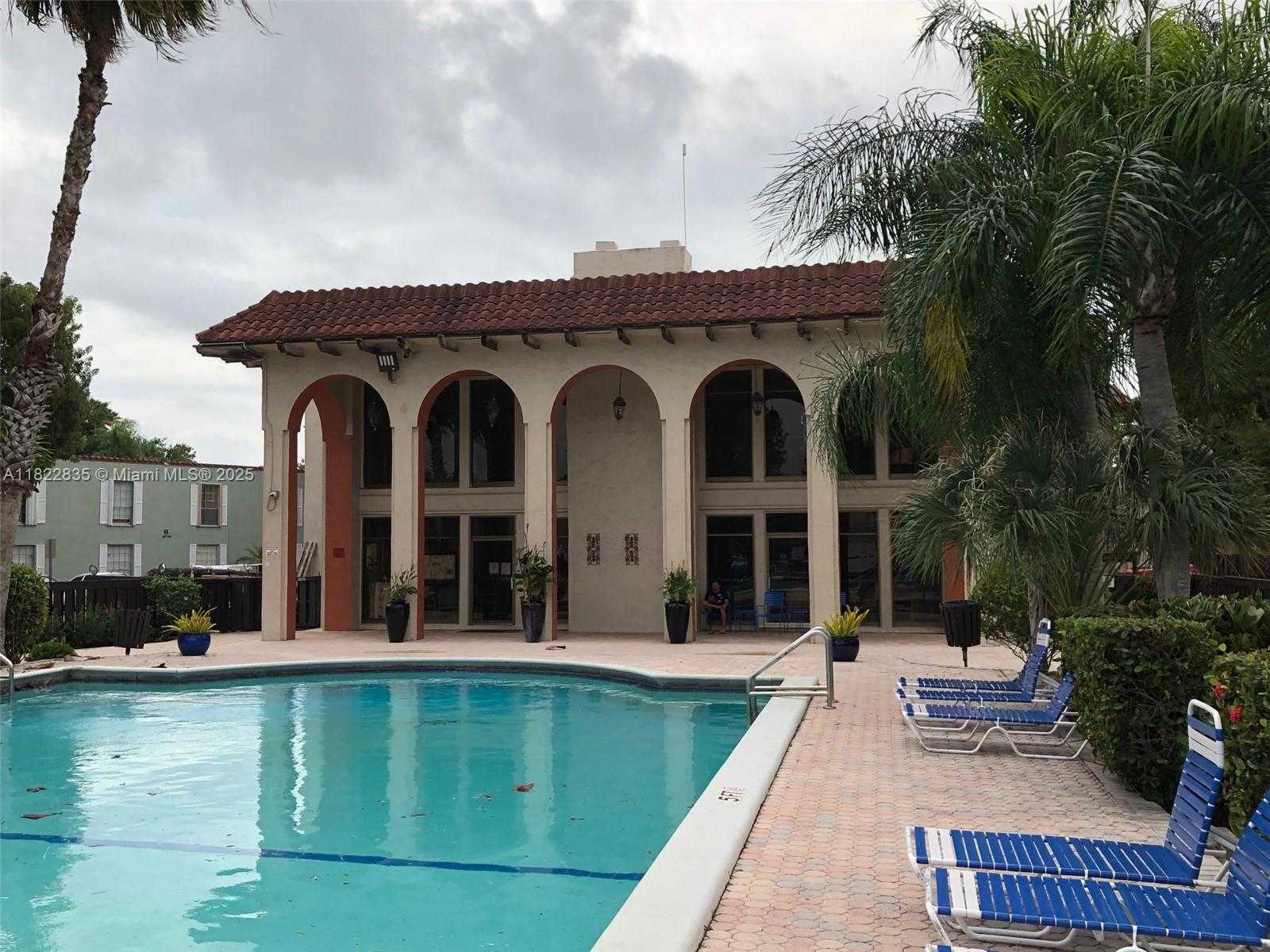 Small Image of 10790 NORTH KENDALL DR #C-15, Miami Number 3