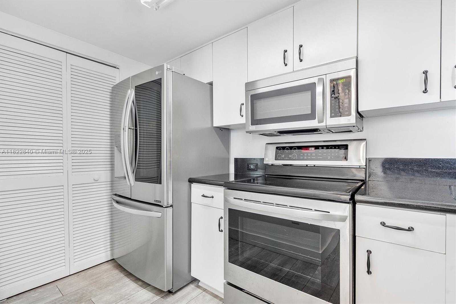 Small Image of 1830 SOUTH OCEAN DR #1101, Hallandale Beach Number 12