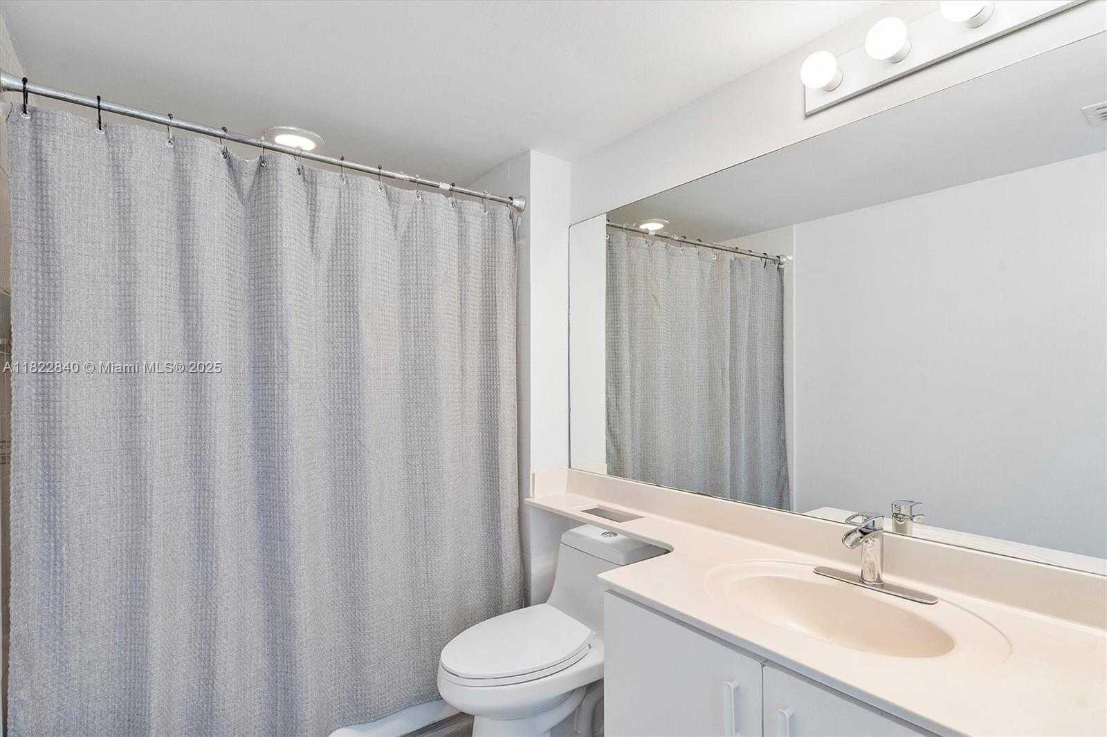 Small Image of 1830 SOUTH OCEAN DR #1101, Hallandale Beach Number 14