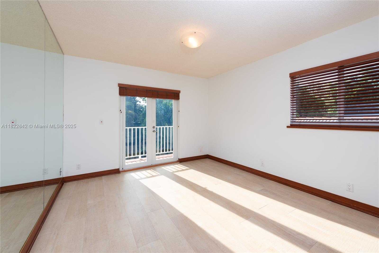 Small Image of 1910 FERDINAND ST, Coral Gables Number 17