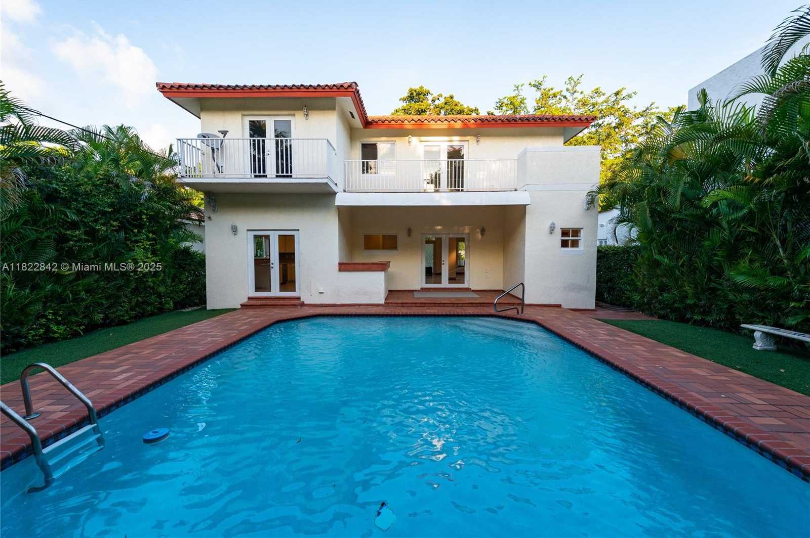 Small Image of 1910 FERDINAND ST, Coral Gables Number 2