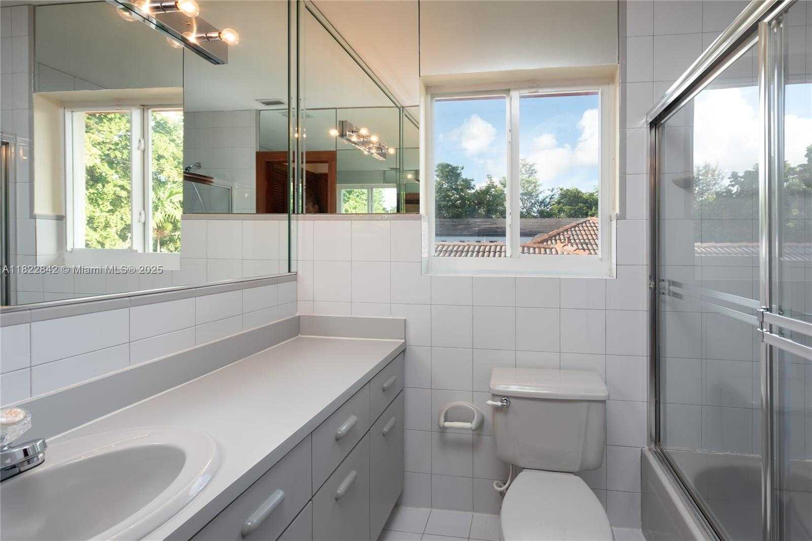 Small Image of 1910 FERDINAND ST, Coral Gables Number 21