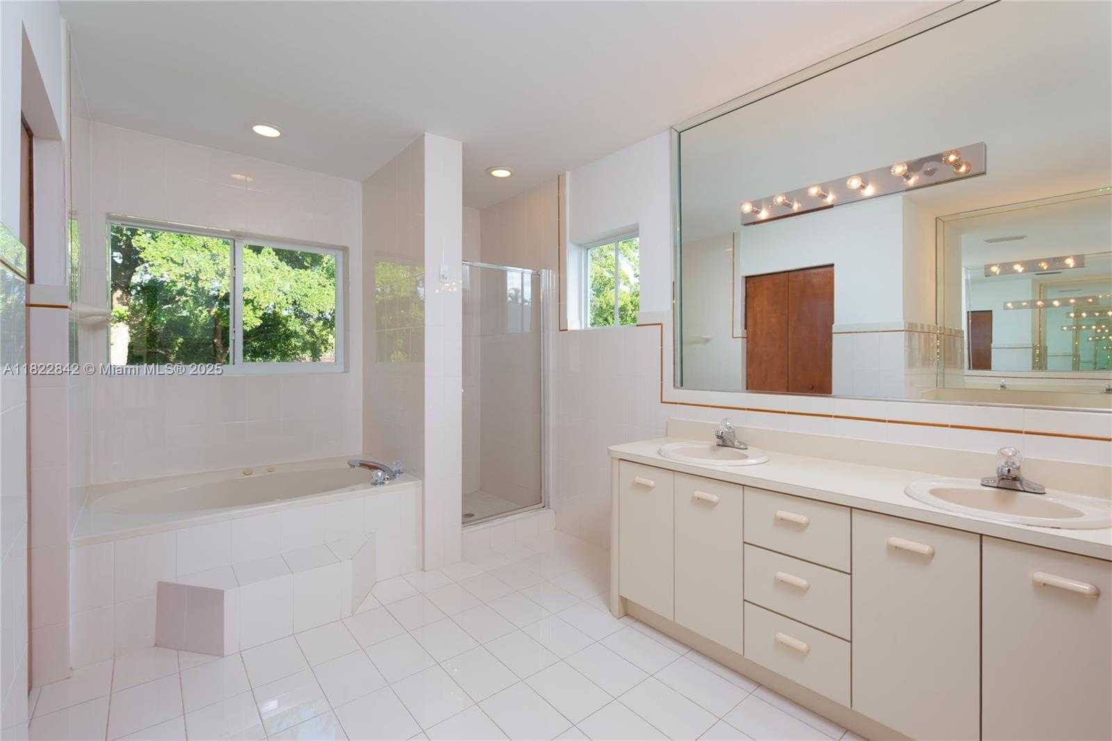 Small Image of 1910 FERDINAND ST, Coral Gables Number 28