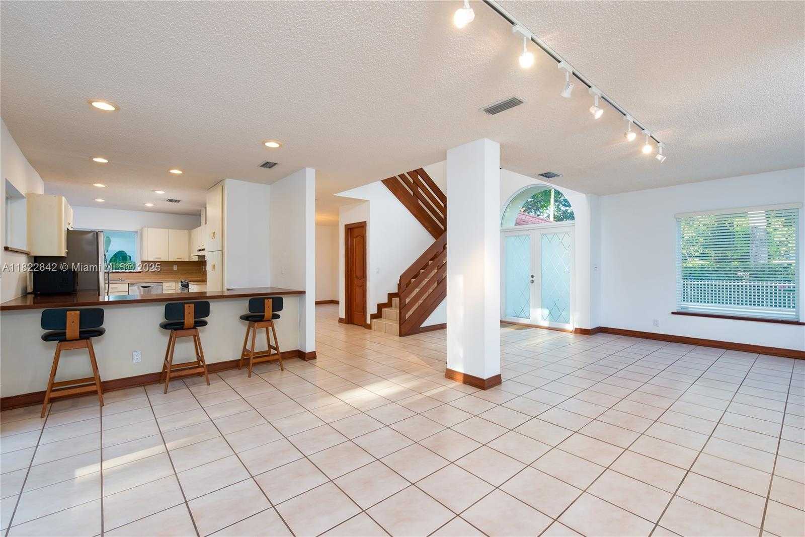 Small Image of 1910 FERDINAND ST, Coral Gables Number 3