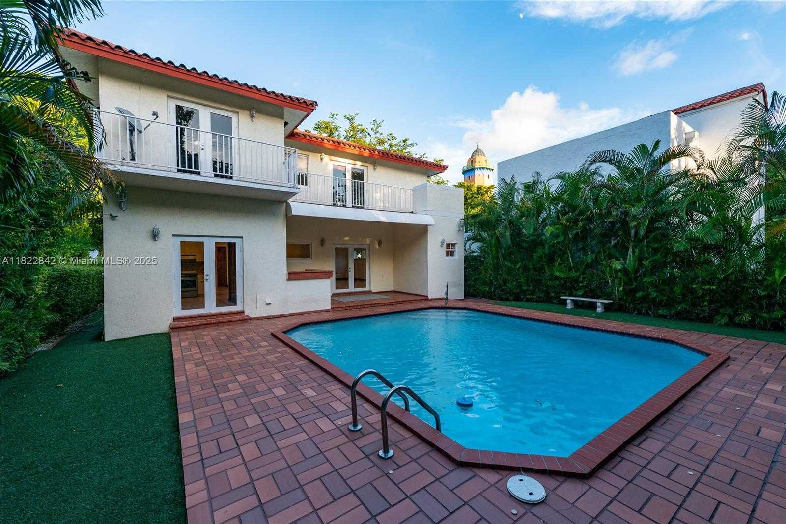 Small Image of 1910 FERDINAND ST, Coral Gables Number 36