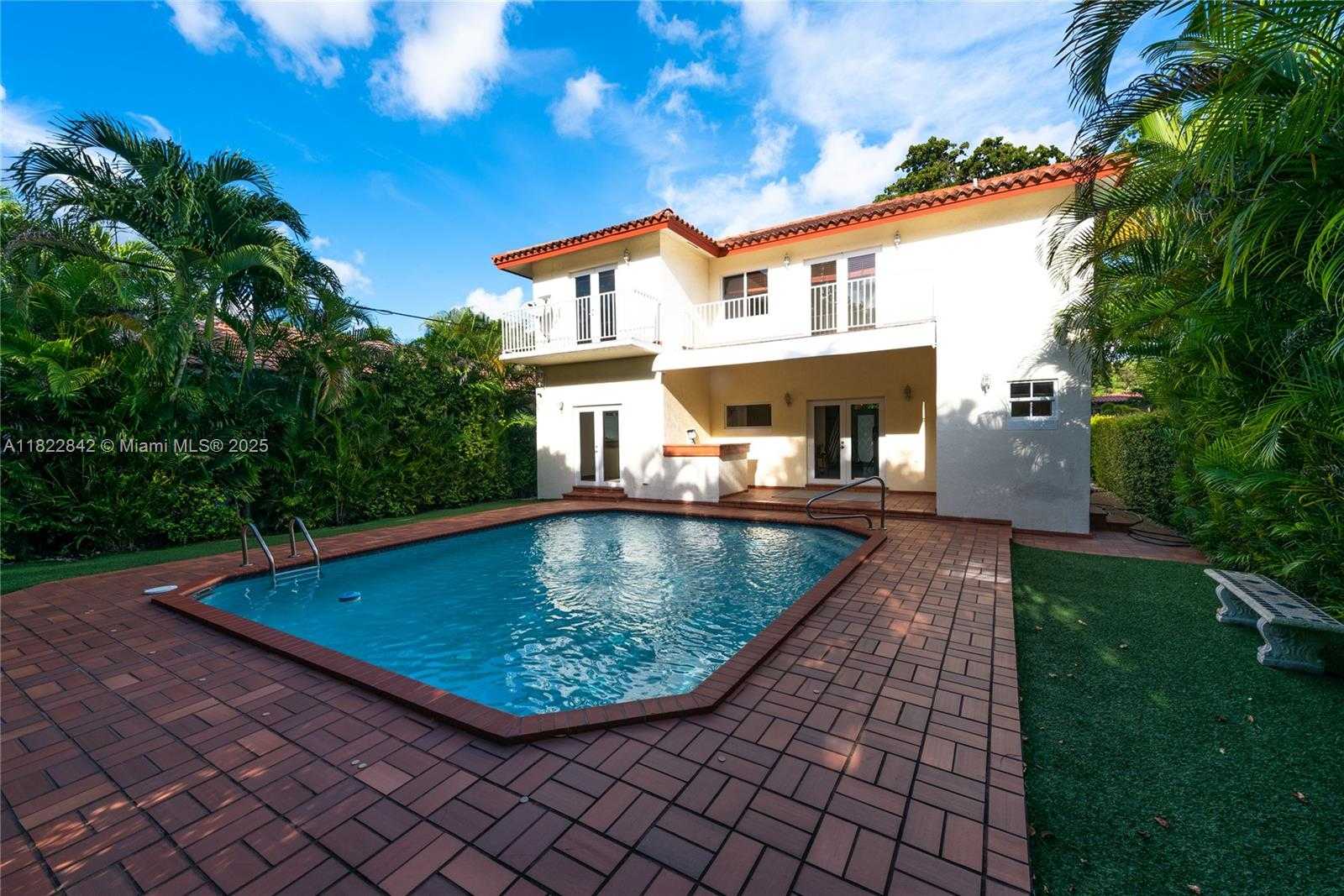 Small Image of 1910 FERDINAND ST, Coral Gables Number 37