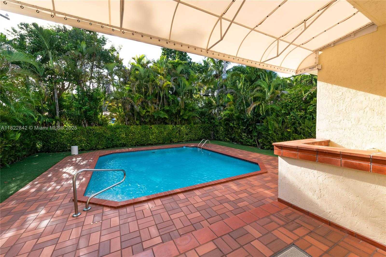 Small Image of 1910 FERDINAND ST, Coral Gables Number 38