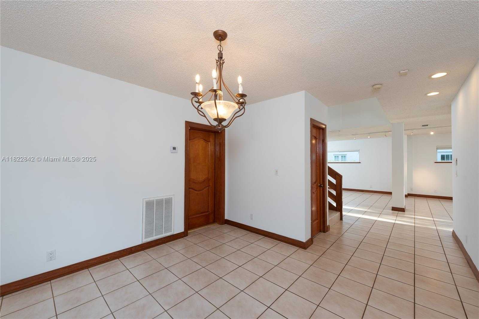 Small Image of 1910 FERDINAND ST, Coral Gables Number 5