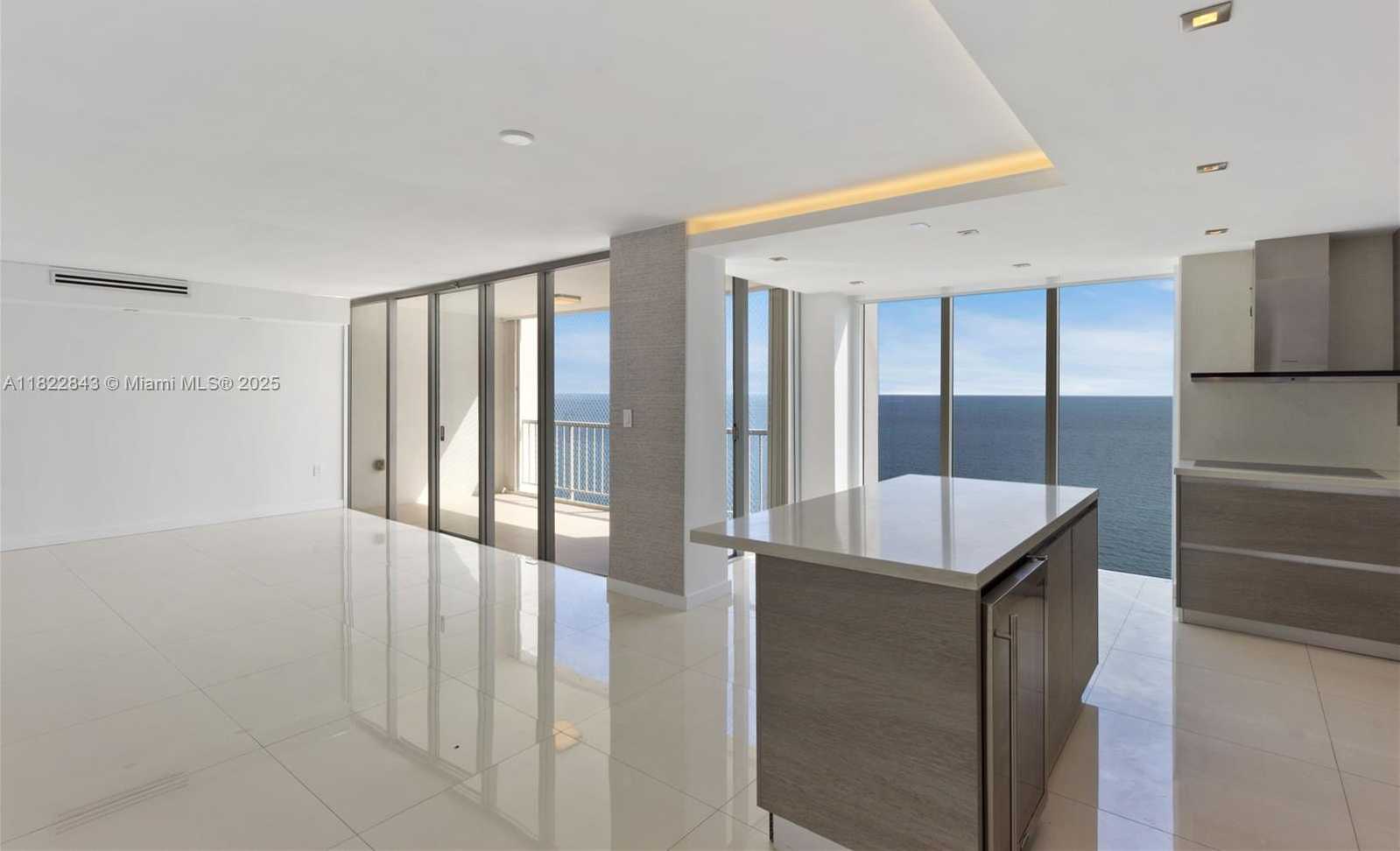Small Image of 881 OCEAN DR #18F, Key Biscayne Number 2