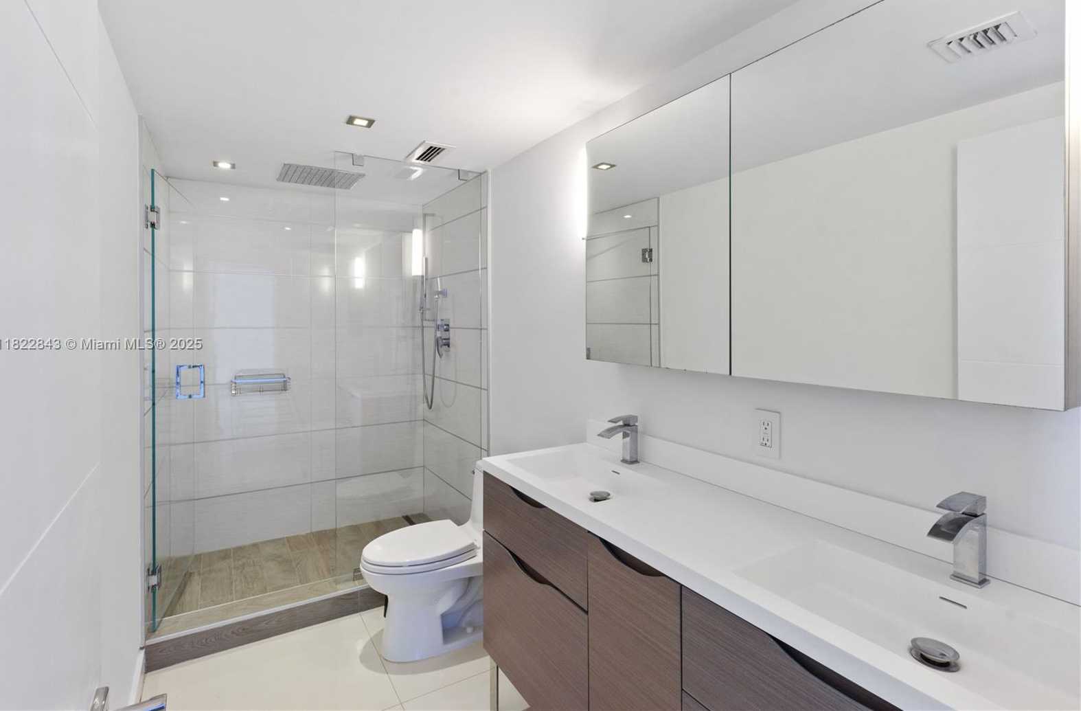 Small Image of 881 OCEAN DR #18F, Key Biscayne Number 7