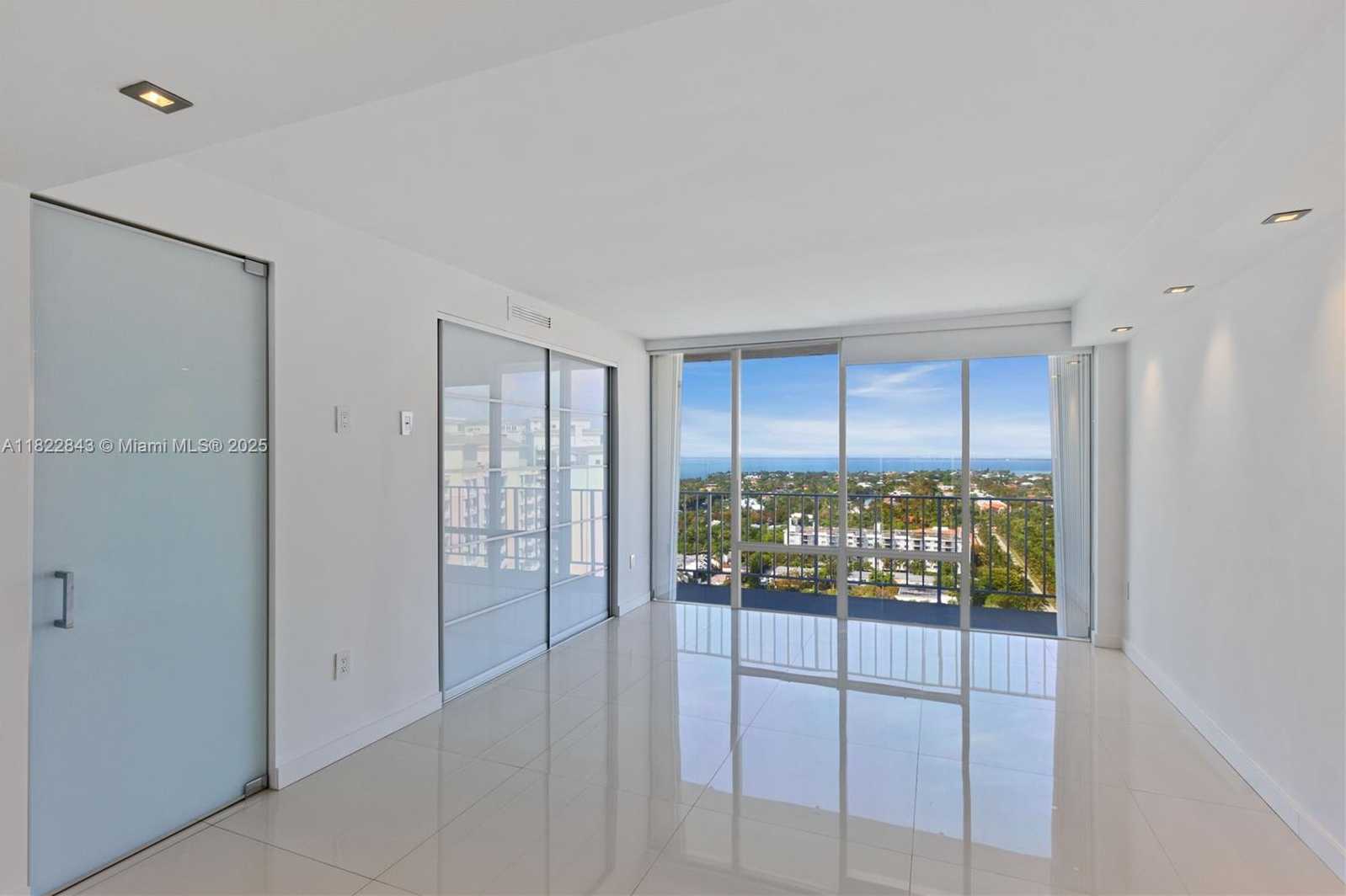 Small Image of 881 OCEAN DR #18F, Key Biscayne Number 9