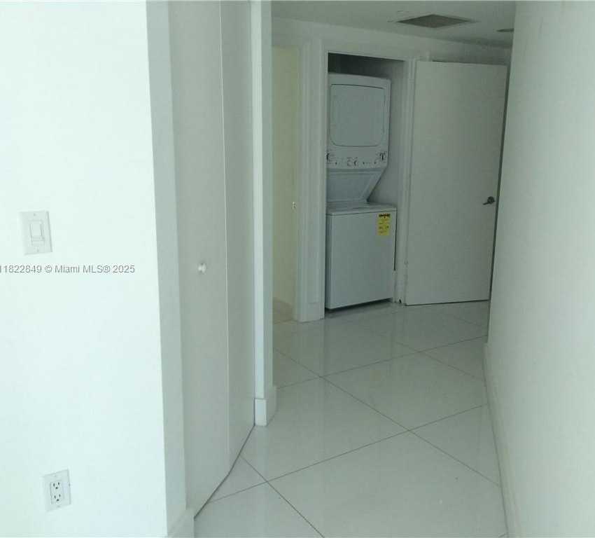 Small Image of 55 SOUTH EAST 6TH ST #2807, Miami Number 3