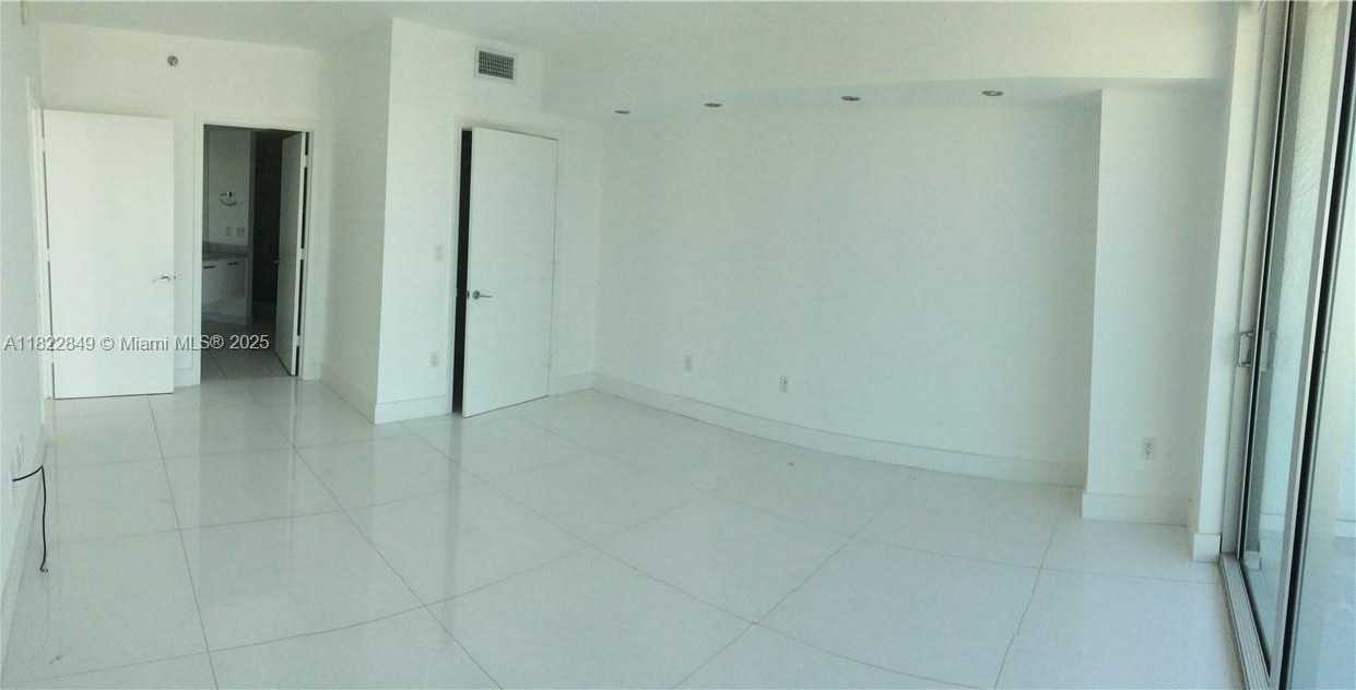 Small Image of 55 SOUTH EAST 6TH ST #2807, Miami Number 6