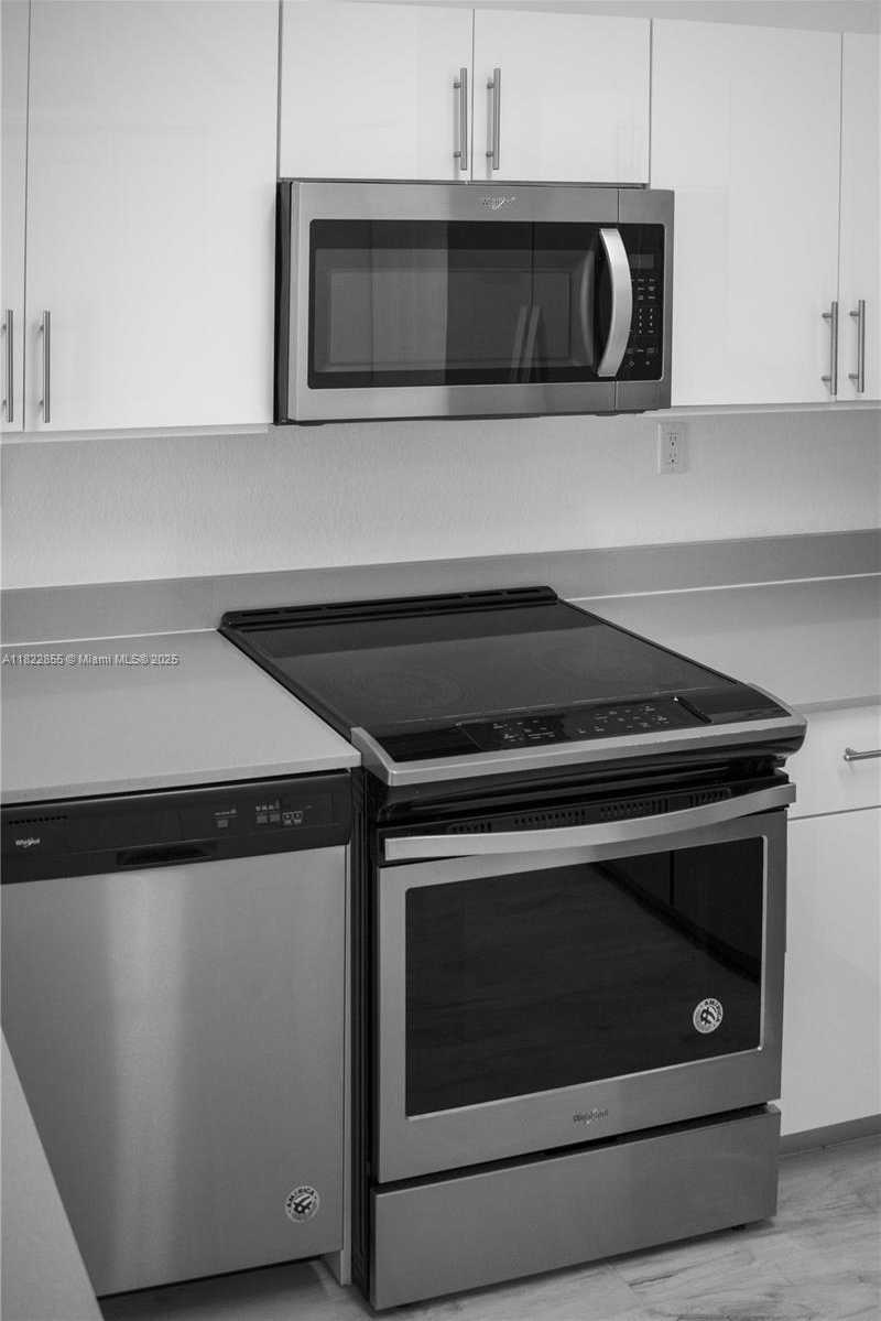 Small Image of 15560 SOUTH WEST 136TH ST #201, Miami Number 10