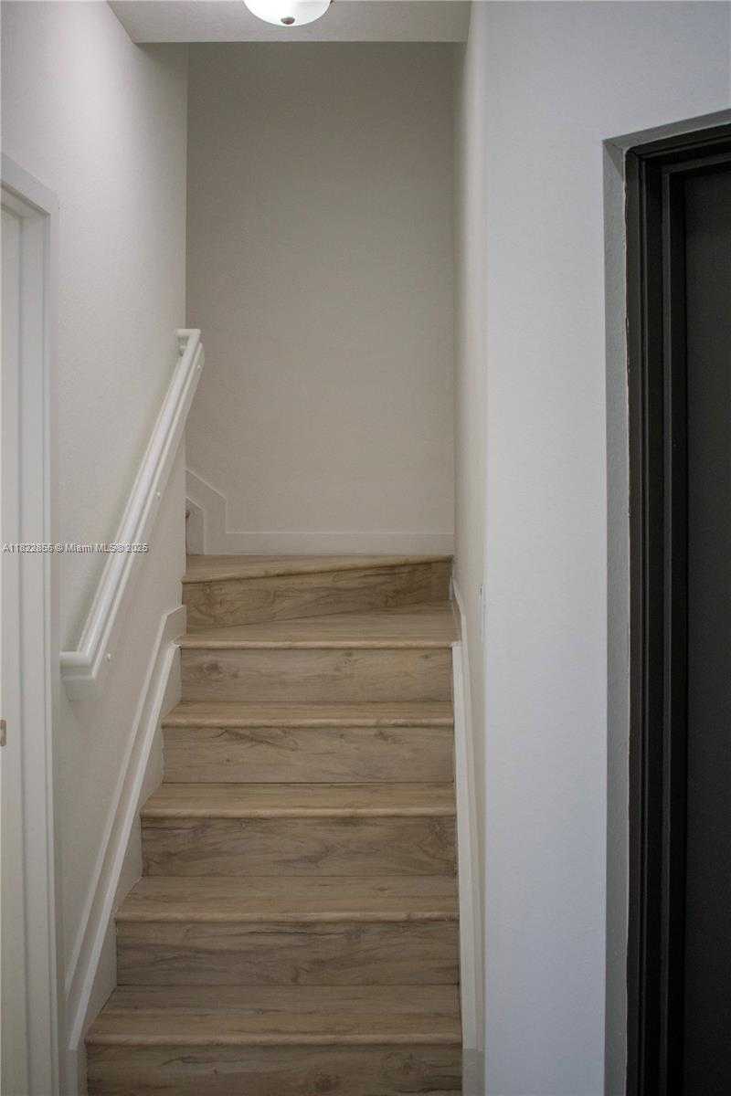 Small Image of 15560 SOUTH WEST 136TH ST #201, Miami Number 13
