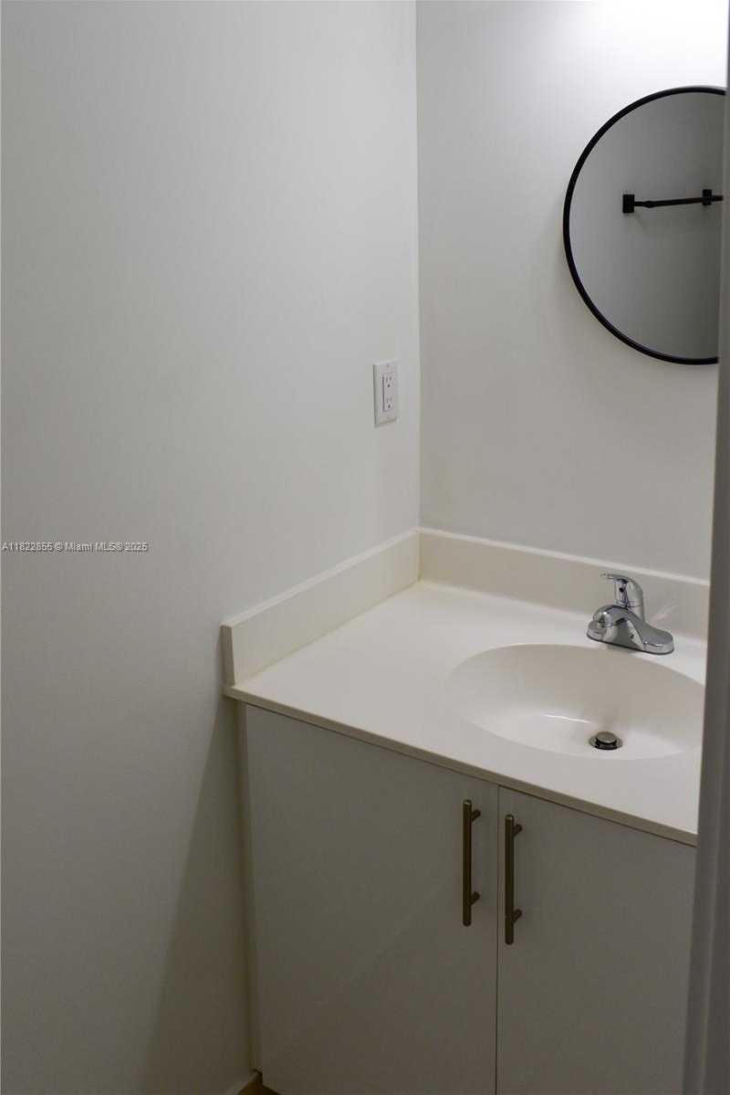 Small Image of 15560 SOUTH WEST 136TH ST #201, Miami Number 14