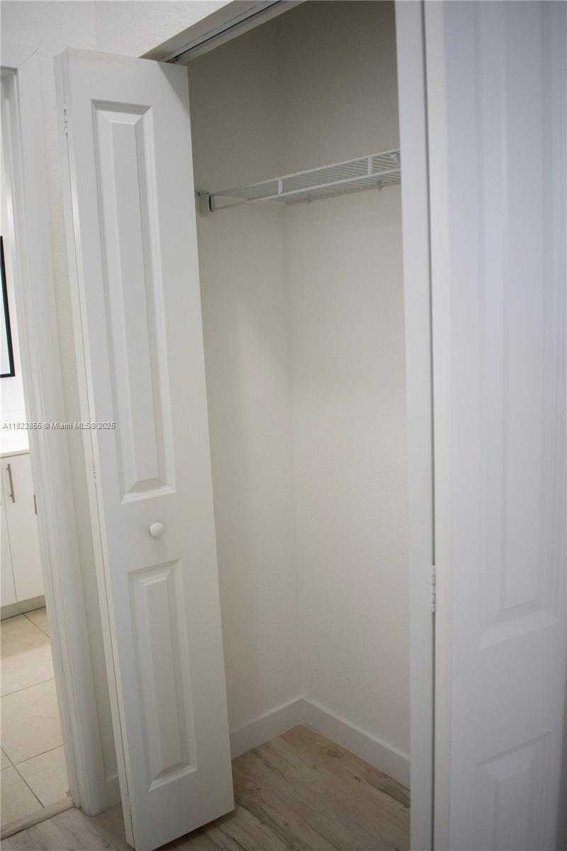 Small Image of 15560 SOUTH WEST 136TH ST #201, Miami Number 23