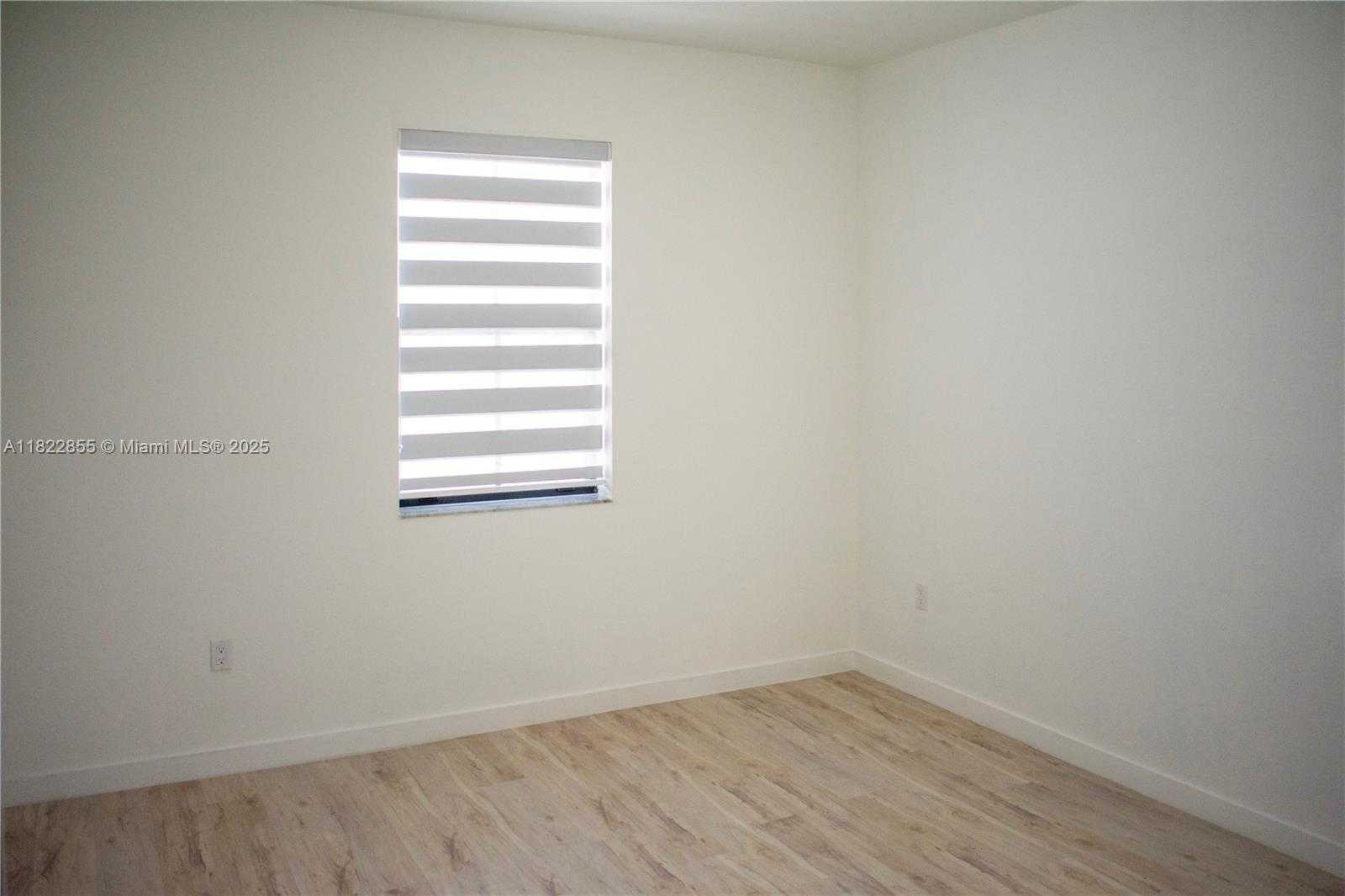 Small Image of 15560 SOUTH WEST 136TH ST #201, Miami Number 24