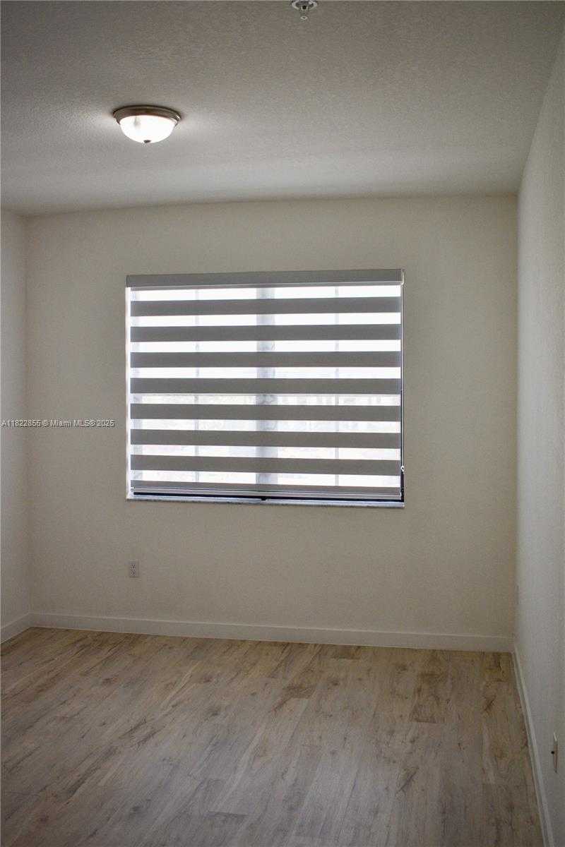 Small Image of 15560 SOUTH WEST 136TH ST #201, Miami Number 25