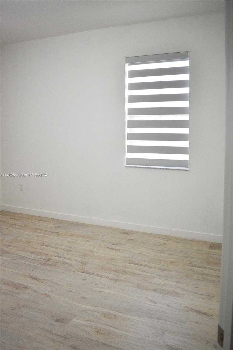 Small Image of 15560 SOUTH WEST 136TH ST #201, Miami Number 26