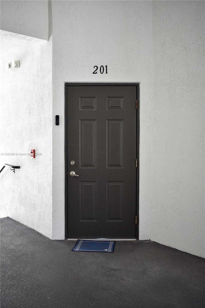 Small Image of 15560 SOUTH WEST 136TH ST #201, Miami Number 5