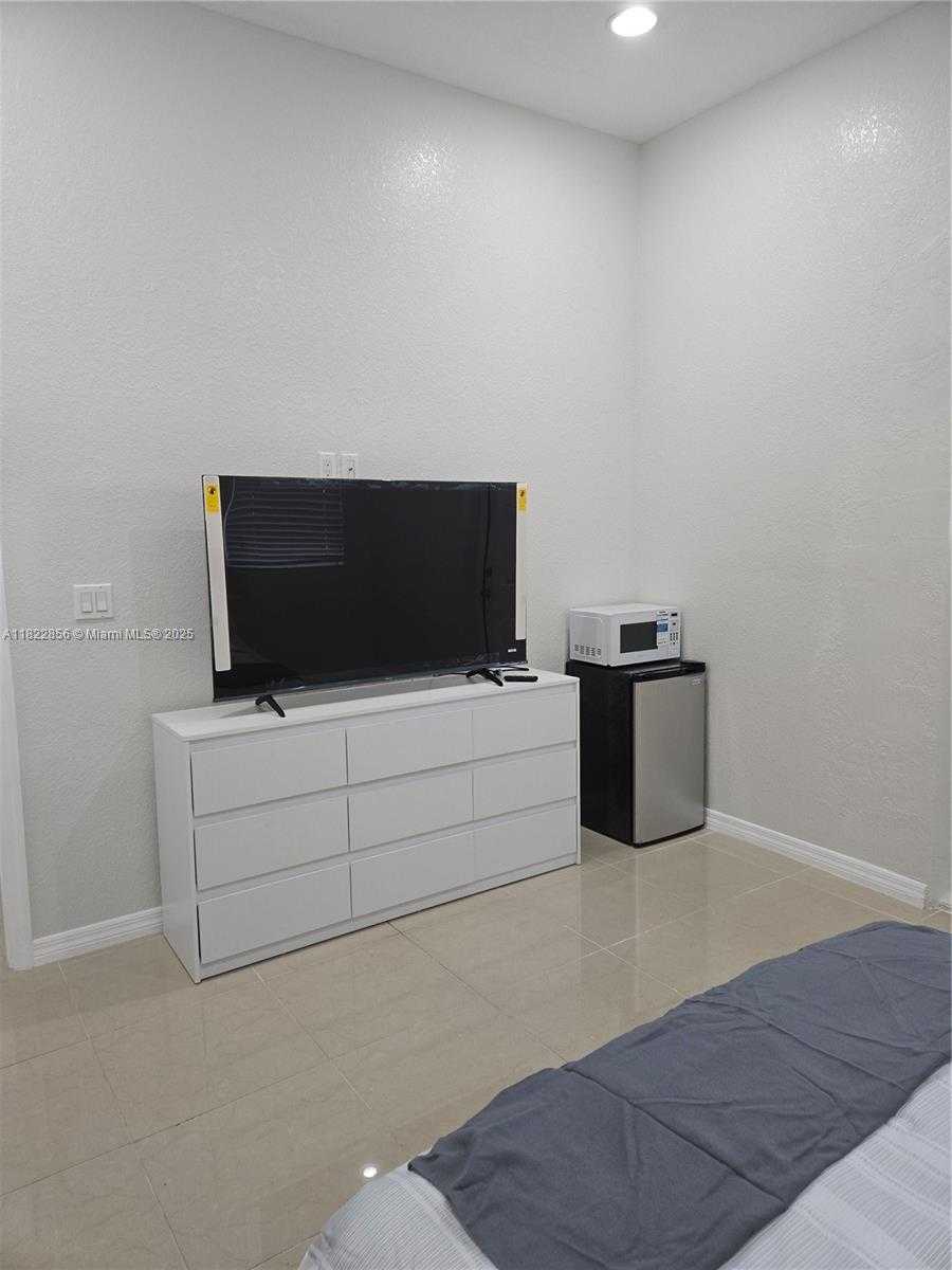 Small Image of 357 SOUTH WEST 18TH RD #Rear, Miami Number 2