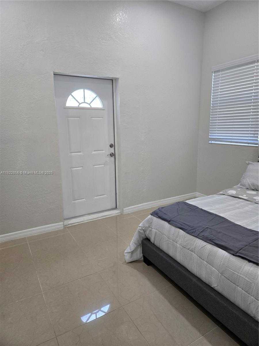 Small Image of 357 SOUTH WEST 18TH RD #Rear, Miami Number 4