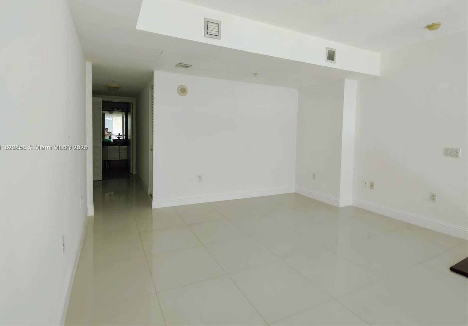 Small Image of 41 SOUTH EAST 5TH ST #1305, Miami Number 17
