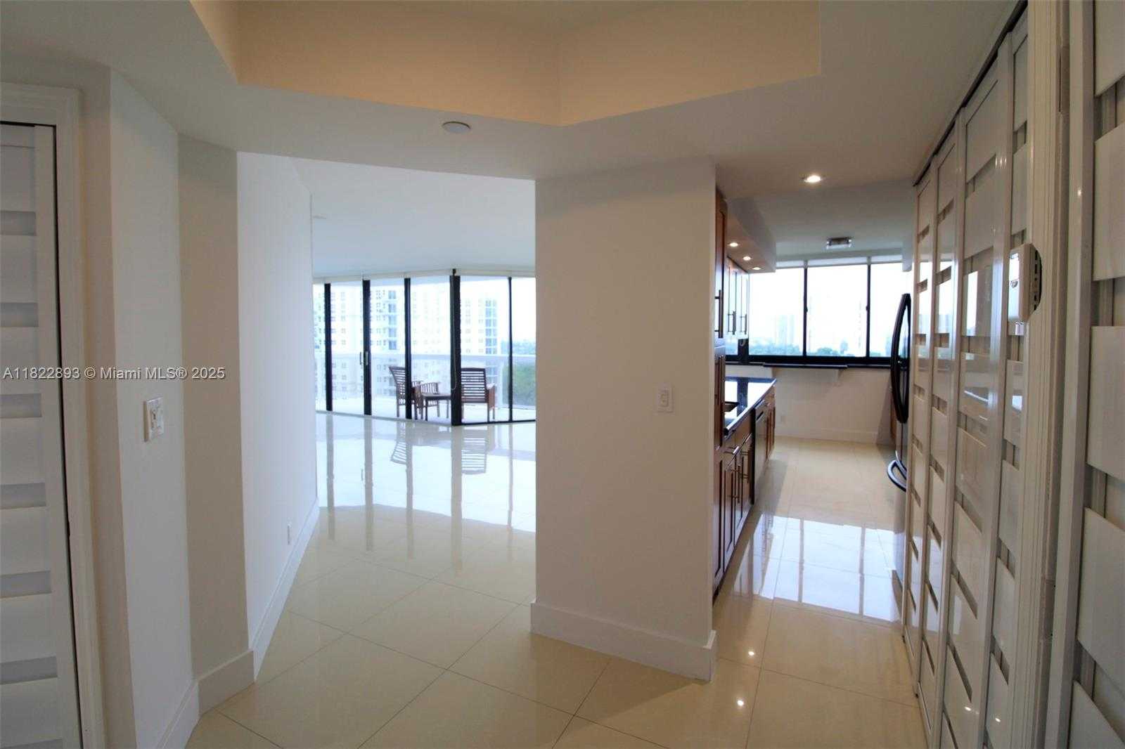 Small Image of 20185 EAST COUNTRY CLUB DR #1105, Aventura Number 5