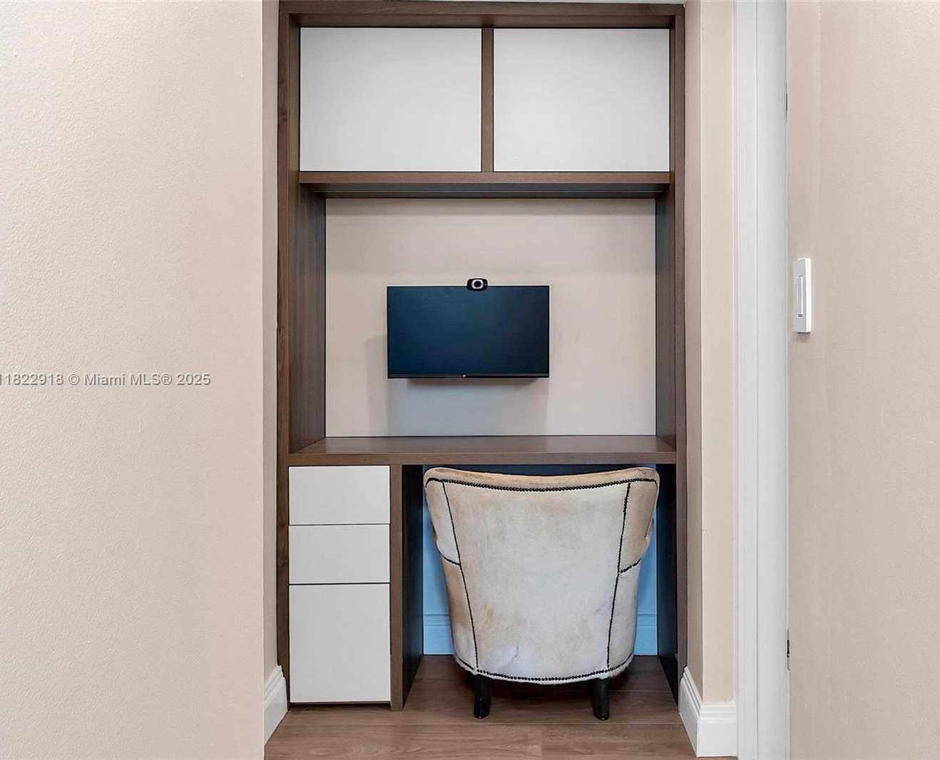 Small Image of 9 ISLAND AVE #1014, Miami Beach Number 18