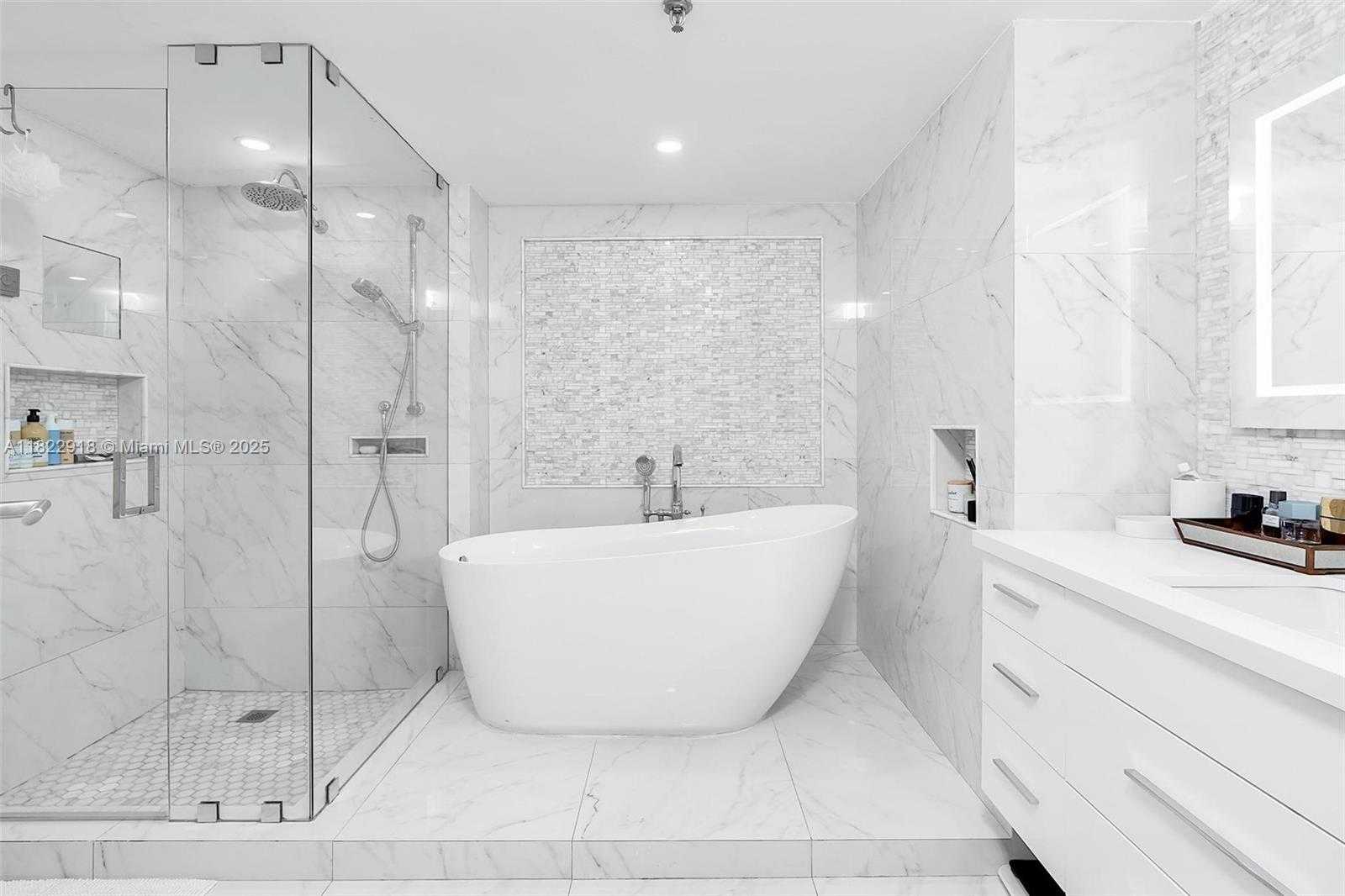 Small Image of 9 ISLAND AVE #1014, Miami Beach Number 20