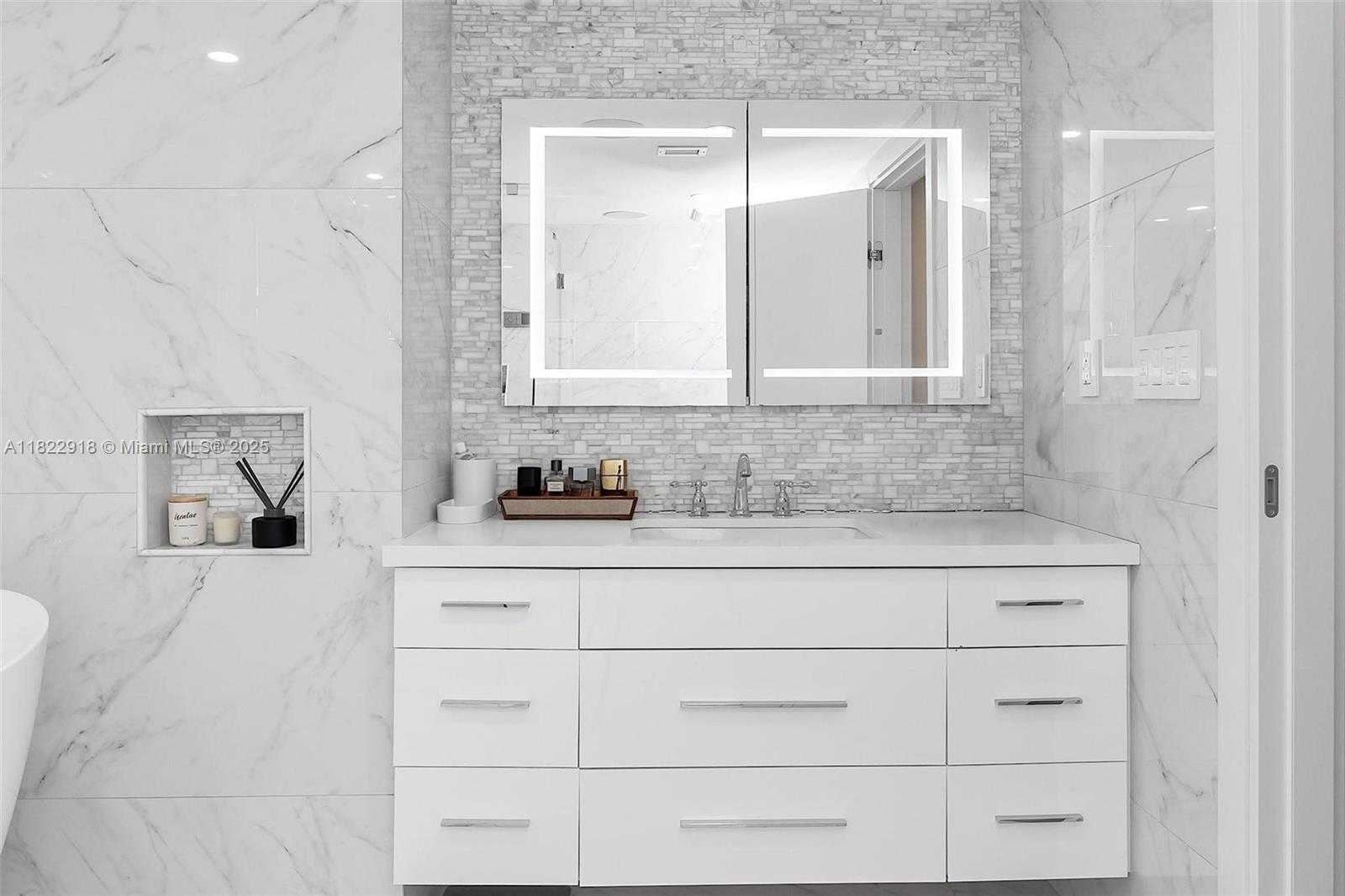 Small Image of 9 ISLAND AVE #1014, Miami Beach Number 21